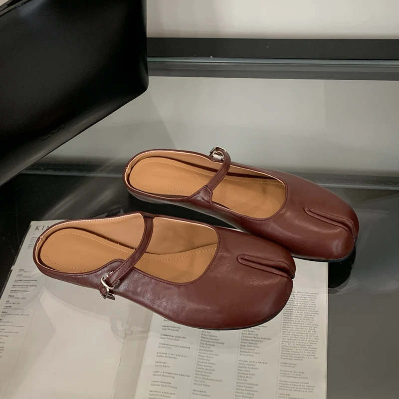 SUOJIALUN Autumn Women Flat Shoes Fashion Split Toe Flat Heel Laofer Shoes Shallow Soft Leather Casual Outdoor Mary Jane Shoes - Image 15