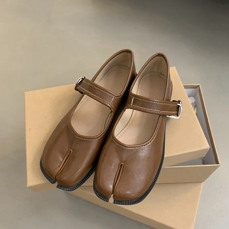 SUOJIALUN Autumn Women Flat Shoes Fashion Split Toe Flat Heel Laofer Shoes Shallow Soft Leather Casual Outdoor Mary Jane Shoes - Image 8